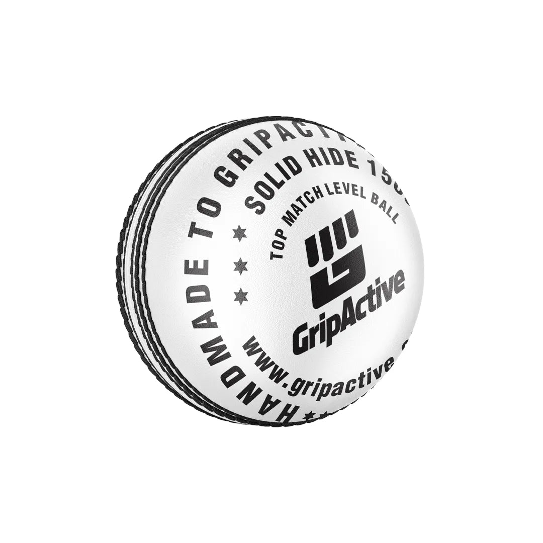 Balle de cricket blanche